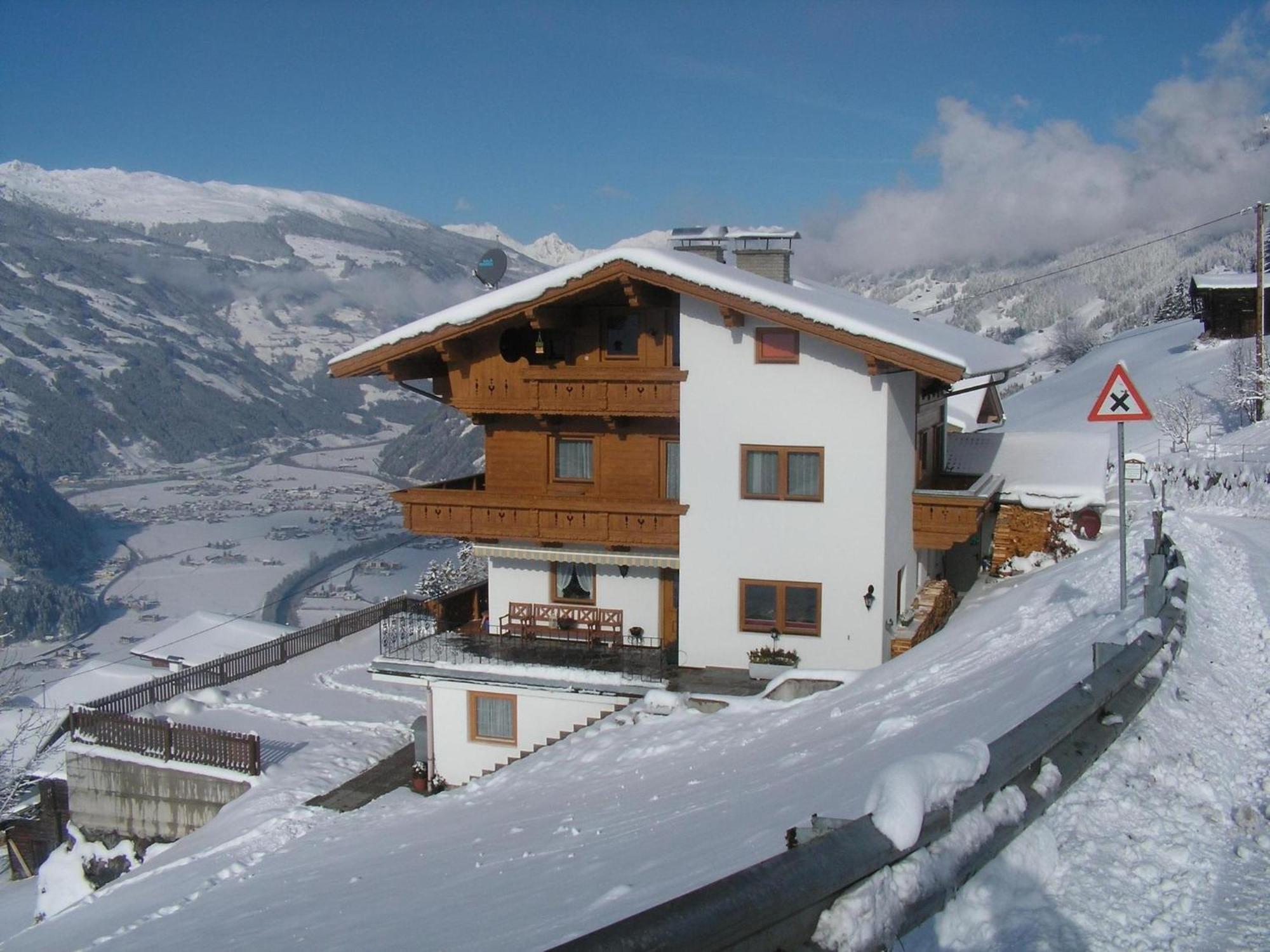 Apartment In Hippach Im Zillertal In The Mountains Muhlen  Buitenkant foto